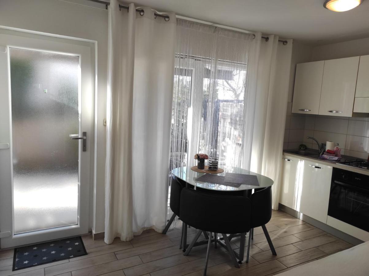 Apartments Emi & Nini Шибеник Экстерьер фото